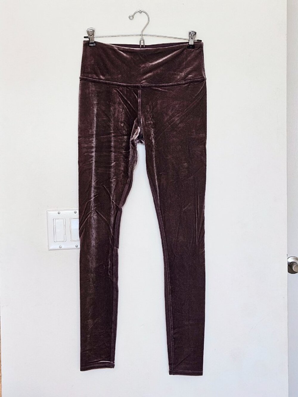 Alo Yoga Women's High Waist Posh Velour Legging and Bra Raisin Size Medium M - Picture 2 of 8